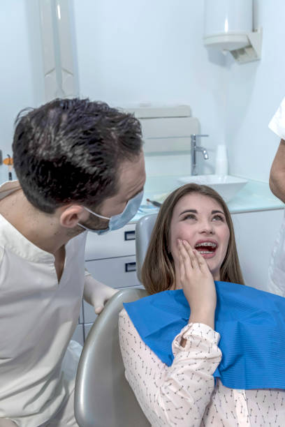 Best Weekend Emergency Dentist in Center Point, IA